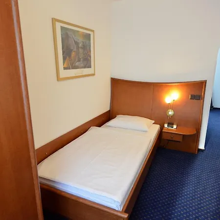 Hotel Trollinger Hof Bad Oeynhausen Exterior foto